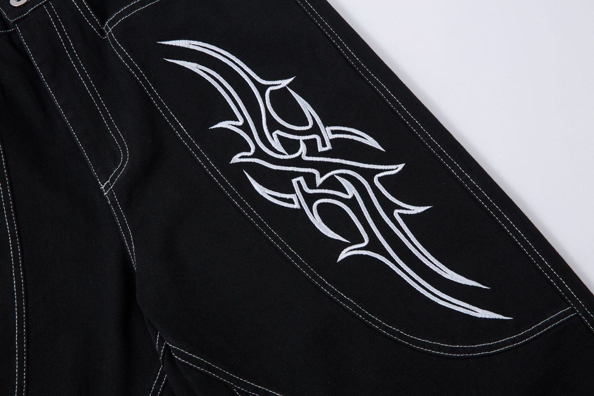 New Spring Flame Embroidery Raw Jeans
