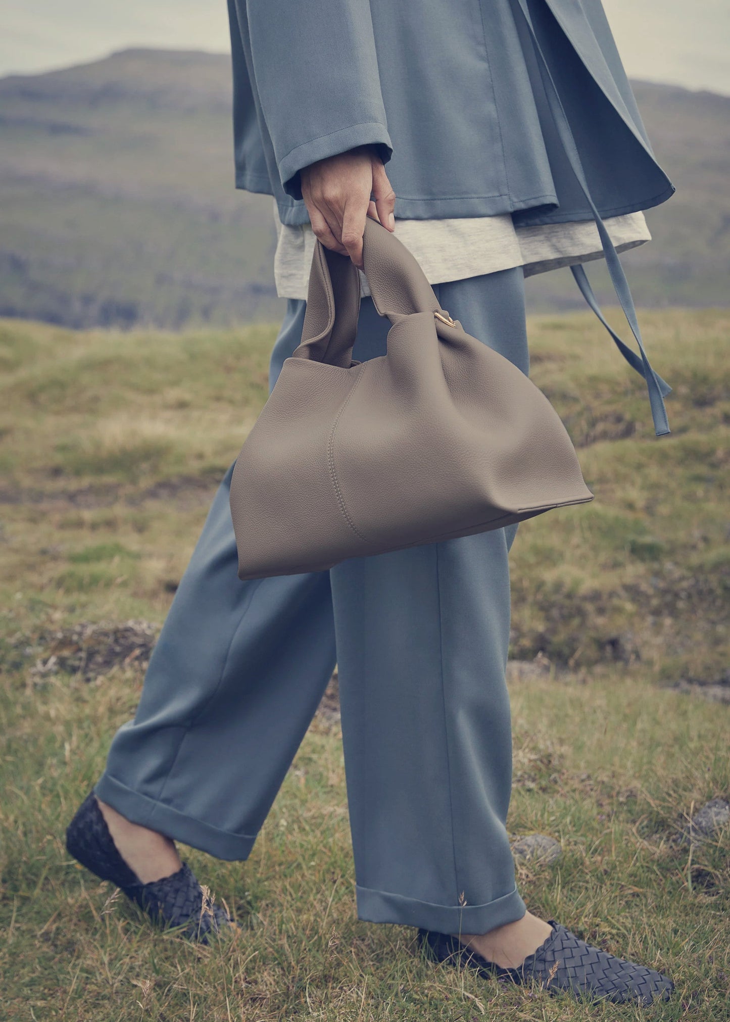 Numéro Neuf Edition Textured Taupe